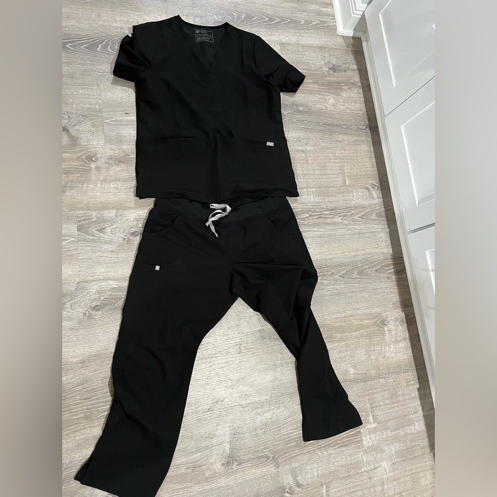 Figs casma top(xl) Livingston bottoms(xlp)
